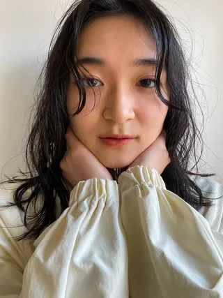 ミディアム カラー パーマ CEINE OURのヘアスタイル