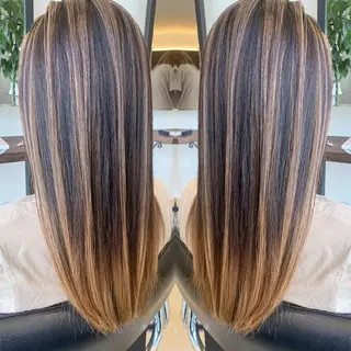 ロング カラー 伊藤 裕貴のヘアスタイル