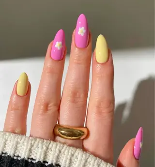 ネイル 高木 維麗絲のネイルデザイン