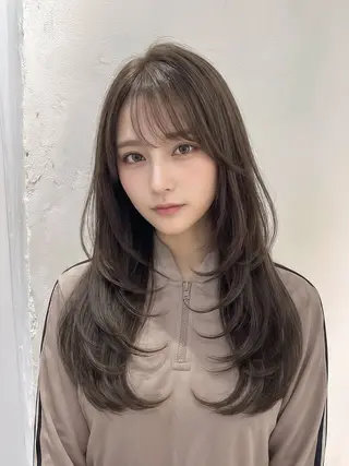 ロング カラー 韓国レイヤー× 透明感カラー|ユウキのヘアスタイル