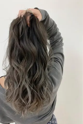 セミロング カラー 艶髪レイヤーの王 また復活の大澤竜馬のヘアスタイル