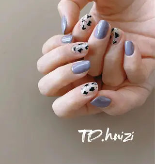 ミディアム めぐみのネイルサロン スタッフ練習のネイルデザイン