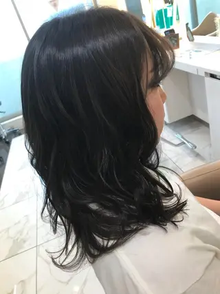 セミロング カラー 清藤綾/脱白髪染め 白髪ぼかしハイライトのヘアスタイル