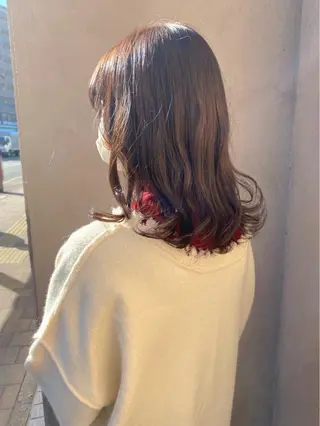 セミロング カラー ヘアアレンジ 韓国🇰🇷レイヤー カットオリーブカラーのヘアスタイル