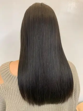 セミロング カラー トップ スタイリストのヘアスタイル
