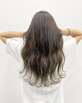 セミロング カラー 🦄インナーカラー 🦄貫井彩花のヘアスタイル