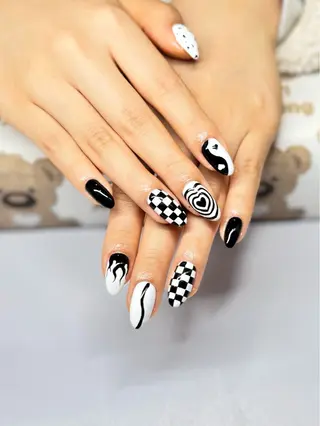 ネイル 𝓝𝓪𝓲𝓻 𝓝𝓪𝓲𝓵のネイルデザイン