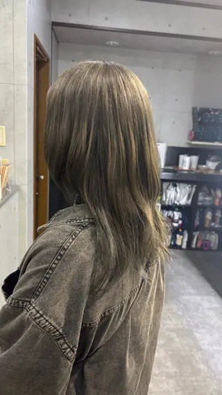セミロング REVE美容室 REVEマツエクのヘアスタイル
