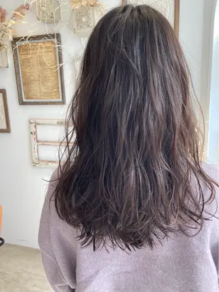 ロング カラー YUKI .のヘアスタイル