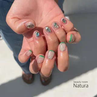 ネイル マツエク・マツパ アイブロウ beautyroom Naturaのネイルデザイン