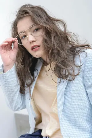 セミロング ダブルカラー🤍 髪質改善／原島のヘアスタイル
