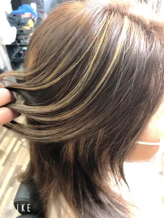 ミディアム 佐々木 綾のヘアスタイル