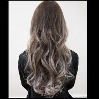 ミディアム セミロング ロング カラー ケア剤オタク×海外 ヘア長谷川裕起のヘアスタイル