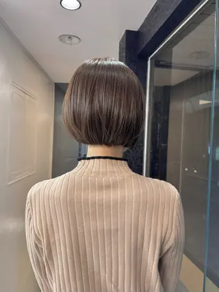 ショート カラー KOHNO ナチュラルデザインのヘアスタイル