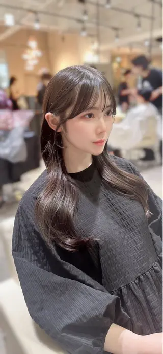 ロング 平尾 樹里のヘアスタイル