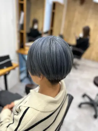 ショート カラー ハイトーン&透明感 カラー☘️片山優陽のヘアスタイル