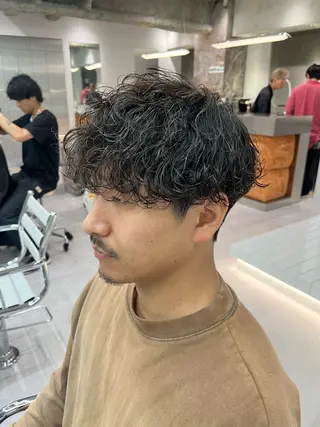 ショート パーマ メンズ ⚡メンズパーマフ ェードカットTomyのヘアスタイル