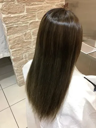 カラー 美髪矯正・レイヤー 倉友哉のヘアスタイル
