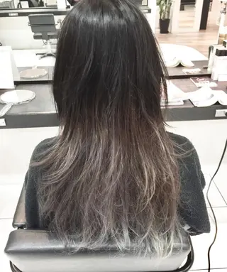 セミロング カラー ヘアアレンジ 秋葉 一郎のヘアスタイル