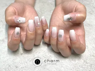 ネイル ネイルルーム チャームのネイルデザイン