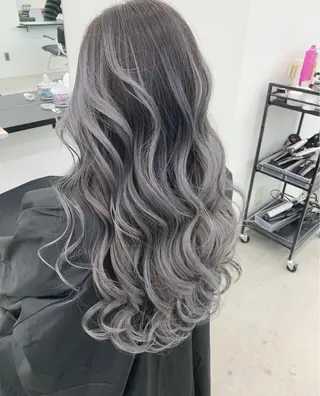 カラー LINOET名古屋 ブリーチ/ハイトーンのヘアスタイル