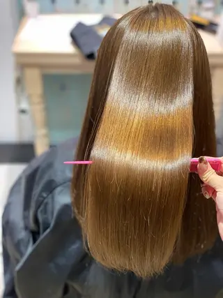 セミロング 髪質改善　縮毛の達人 矢井由真のヘアスタイル