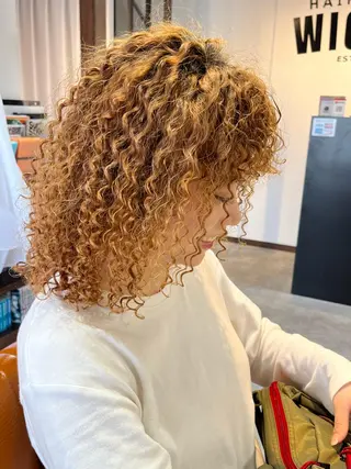 セミロング パーマ 東風上 亮介のヘアスタイル