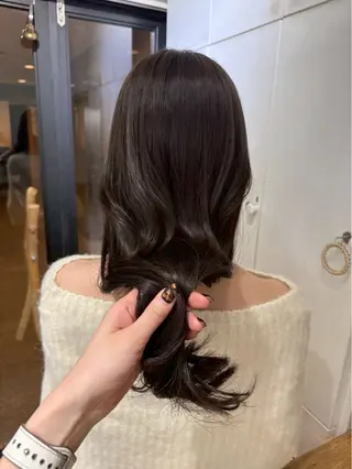 ロング カラー アシダ ユリのヘアスタイル