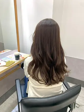 ロング カラー SAKINO. ベージュカラーのヘアスタイル
