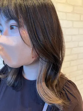 ロング カラー 石崎 真維のヘアスタイル