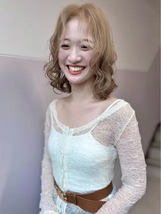 ミディアム カラー オカモト ミユウのヘアスタイル