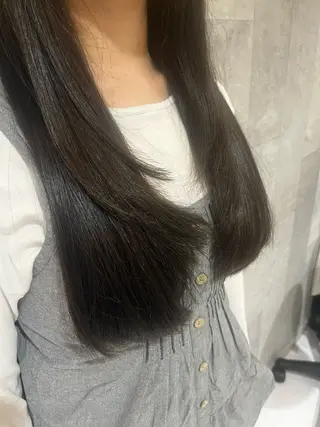 ロング カラー 山内 心春のヘアスタイル