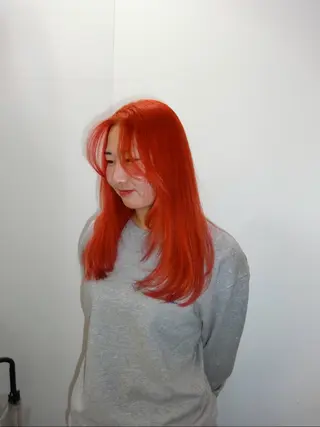 セミロング カラー 🧤高明度ハイトーン 🧤莉音のヘアスタイル