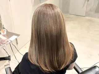 ミディアム 緑川 佳薫のヘアスタイル