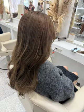 ロング カラー LOMARLIE/ NATUMIのヘアスタイル