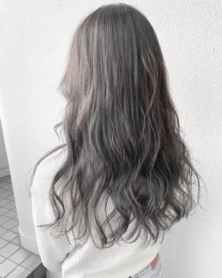 セミロング カラー ブリーチ koheiのヘアスタイル