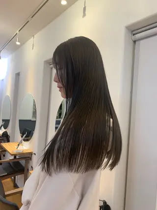 ミディアム カラー カワクボ ソラのヘアスタイル