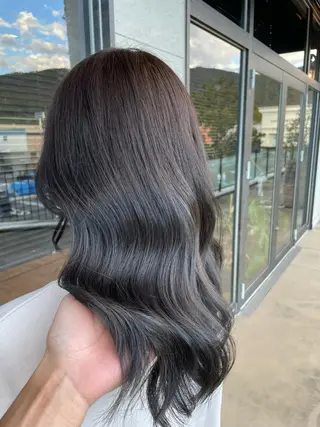 ロング カラー 鵜飼 真伍のヘアスタイル
