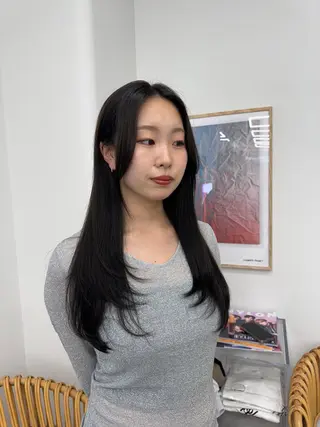 ロング 透明感カラー🫧⌇ AO🫐🩵のヘアスタイル