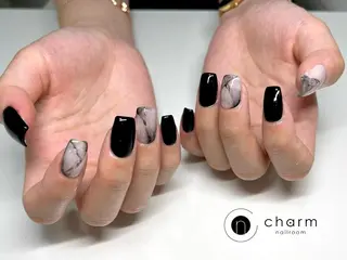 ネイル ネイルルーム チャームのネイルデザイン