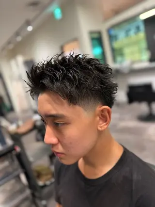 パーマ メンズ トミヤマ シュウトのヘアスタイル