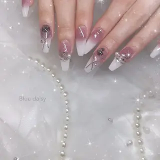 ネイル Blue daisy RIN🎀のネイルデザイン