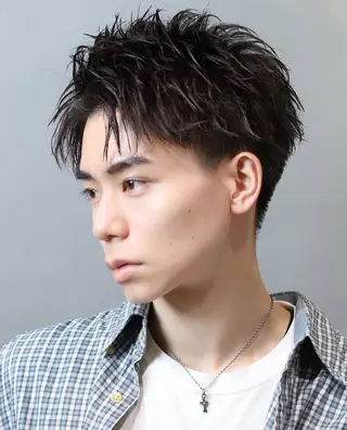 メンズ レイヤー・カット モデル・透明感カラーのヘアスタイル