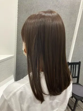 セミロング カラー ミルクティー量産💙 💙ブリーチ特化💙のヘアスタイル