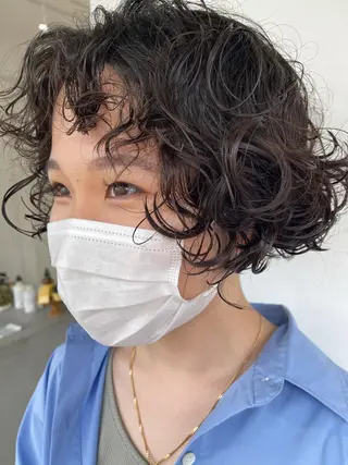 ショート パーマ 💓パーマ，💗 レイヤーカットのヘアスタイル