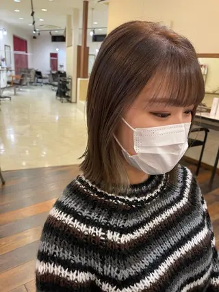 ミディアム カラー 梶原 真帆のヘアスタイル