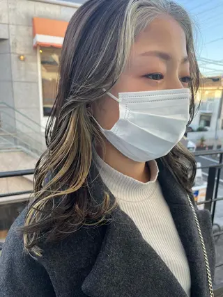 セミロング カラー 平 ちひろのヘアスタイル
