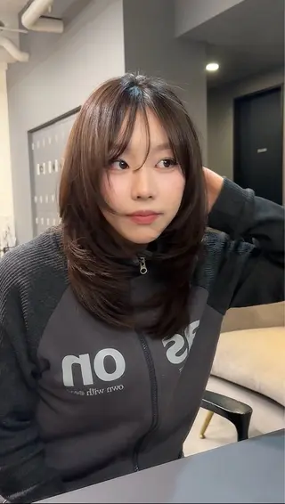 ミディアム 藤原 萌衣のヘアスタイル