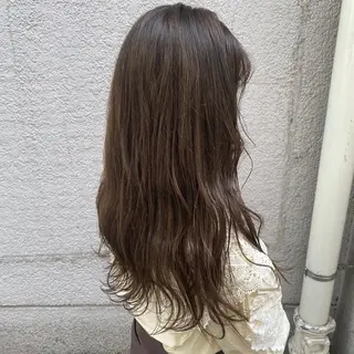 ロング カラー 𝑺𝒂𝒌𝒊 🩶マンツーマン施術のヘアスタイル