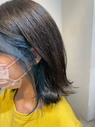 ミディアム カラー Takanishi くすみベージュカラーのヘアスタイル